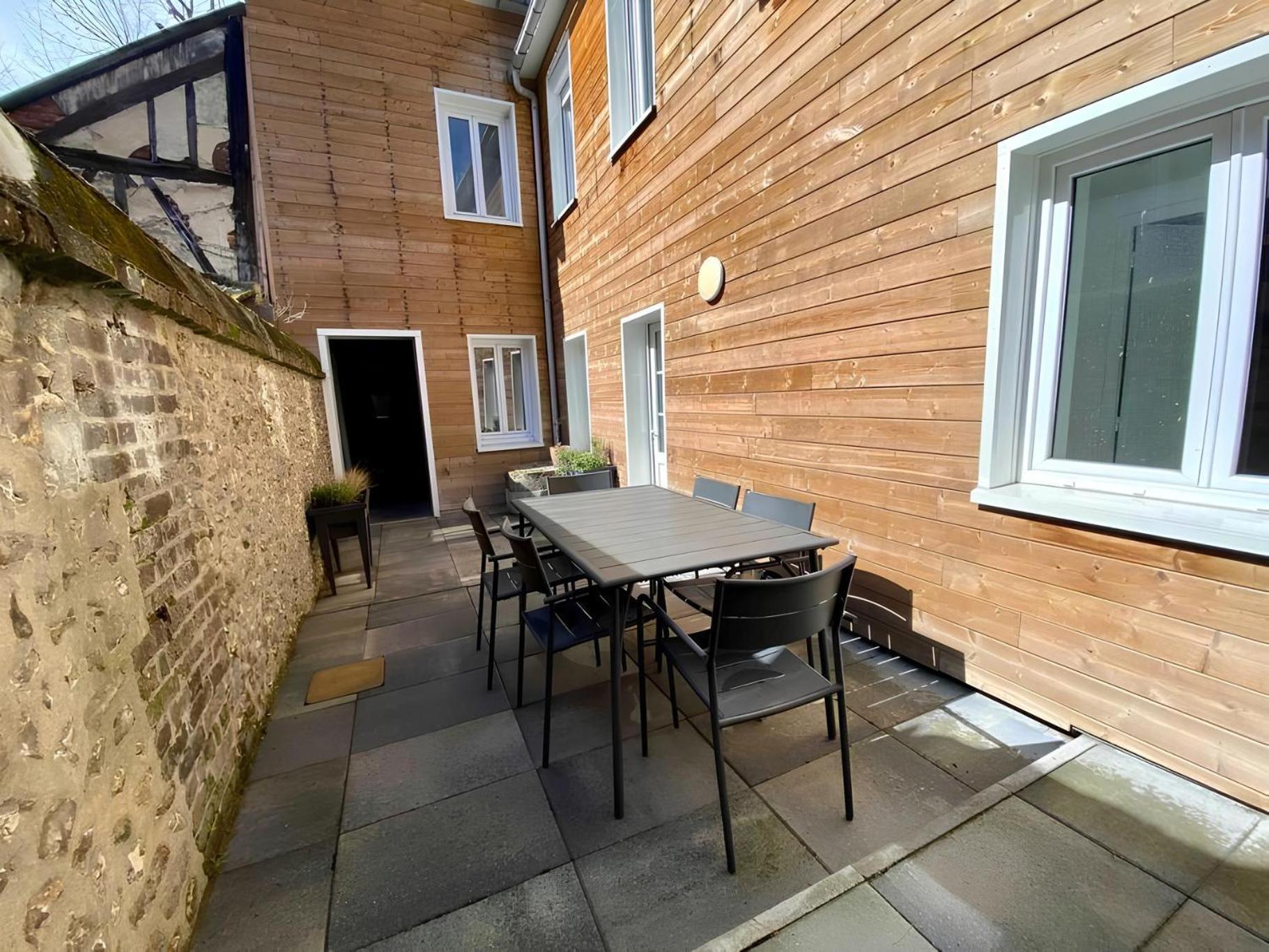 Maison Familiale Avec Exterieur Menage Et Linges Inclus Rouen Luaran gambar